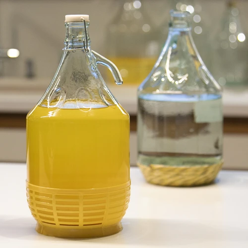 Νταμιτζάνα Dama 5 L - πλαστικό καλάθι, συρμάτινο κλείσιμο - 4