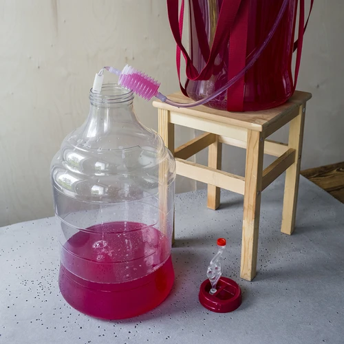 Νταμιτζάνα για κρασί, ελαφριά, άθραυστη, με ιμάντες, 20 L - 21